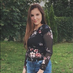 Meet your Posher, Corinne